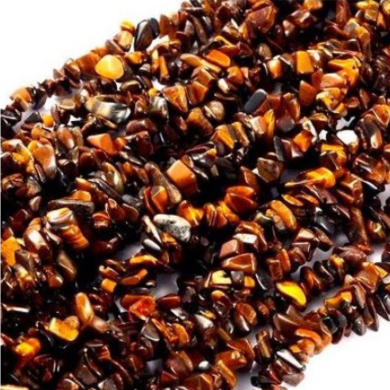 Tygří oko, úlomky s dírkou, šňůra 80 cm