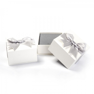 Dárková krabička, bílá s mašlí, 7,6 x 7,6 cm