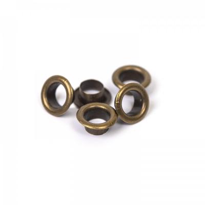 Kovové průchodky, 5 mm, starobronz, 10 ks